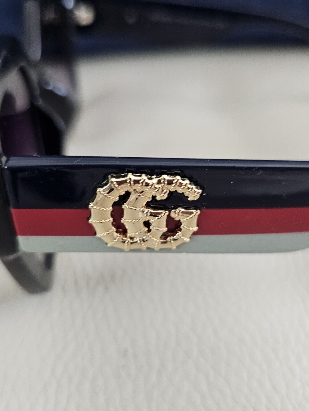 Gucci Black Frame Sunglasses with Gradient Purple Lenses - Picture 2 of 5